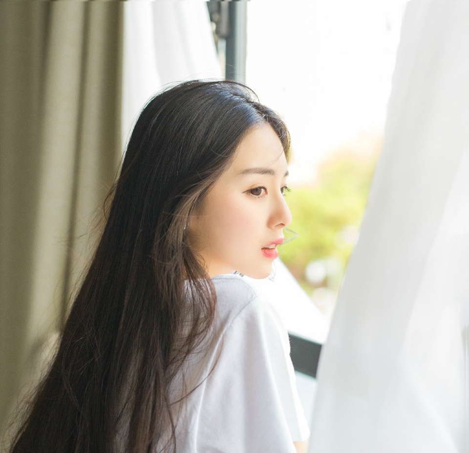 “都督死了，我比你们更心痛，都督不但对我有知遇之恩，吕蒙这条命，更是都督救的，我比你们任何人，都更想为都督报仇！”吕蒙深吸了一口气，看向众人，朗声道：“但国有国法，家有家规，出兵是大事，你们说了不算，我吕蒙说了也不算，这件事情，只有主公能够决定，我会将大家的意愿告诉主公，至于是否报仇，如何报仇，那由主公来定夺，现在，我们要做的，是给都督下葬，让他能够入土为安！”